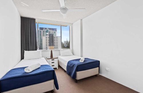 Burleigh Heads Apartment | Wyuna Ocean Views in Burleigh