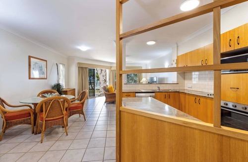 Palm Cove Apartment | Yasmin at Coral Horizons Retro Vibes on the Beach
