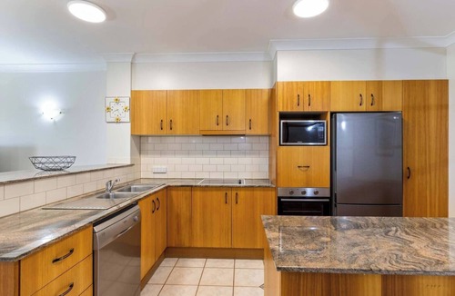 Palm Cove Apartment | Yasmin at Coral Horizons Retro Vibes on the Beach