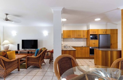 Palm Cove Apartment | Yasmin at Coral Horizons Retro Vibes on the Beach