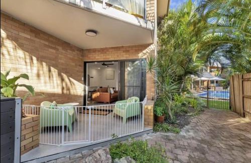Noosaville Apartment | Your Noosa HQ - modern apartment near everything!