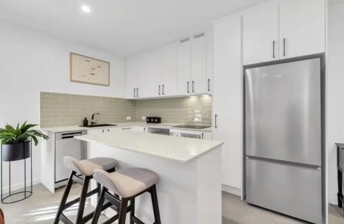 Noosaville Apartment | Your Noosa HQ - modern apartment near everything!