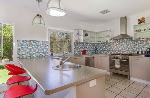 Cooroibah House | Your own stretch of wilderness river only 15 mins from Hastings St, incl kayaks