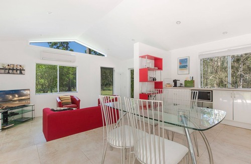 Cooroibah House | Your own stretch of wilderness river only 15 mins from Hastings St, incl kayaks
