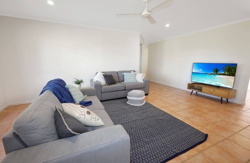 Grasstree Beach House | Zen on Zelma - A stone's throw to the beach
