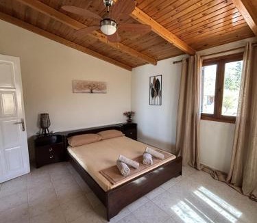 Eretria House | Ziras Traditional Villa