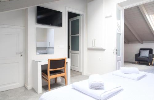 Karystos Apartment | Zoe's Villa - Modern Karystos Apartments By The Port & Beach
