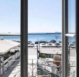 Karystos Apartment | Zoe's Villa - Modern Karystos Apartments By The Port & Beach