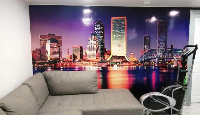5 min from the American Consulate