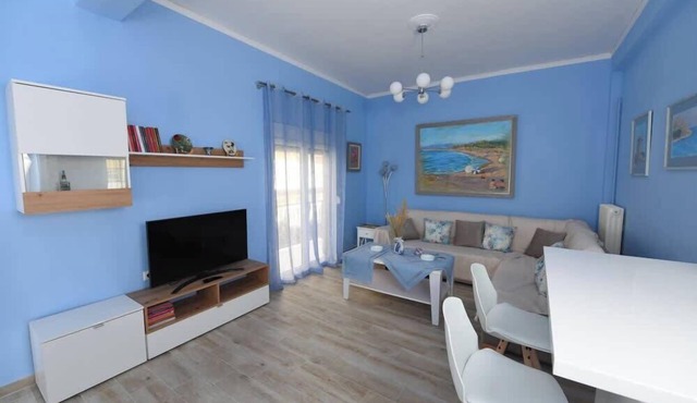 Blue Cozy Home in Kyparissia, Fully Equipped Nest