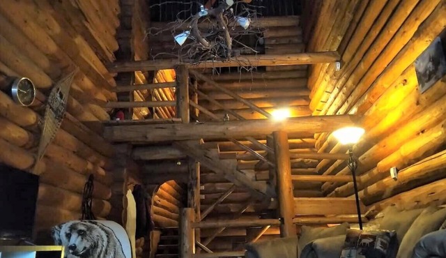 Charming log cabin Explore Hemlock Valley Harrison Hot Springs Chehalis Weaver L