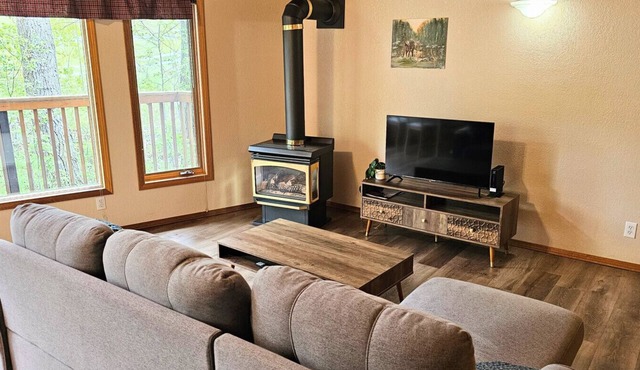 Crowsnest River Chalet - Moose