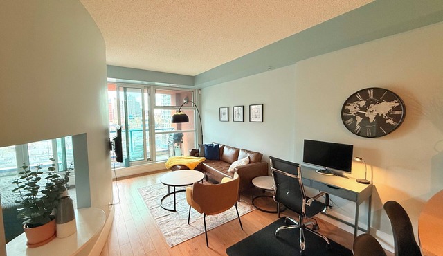 Exec Riverfront 1BR, steps from the river and vibrant downtown. pet-friendly