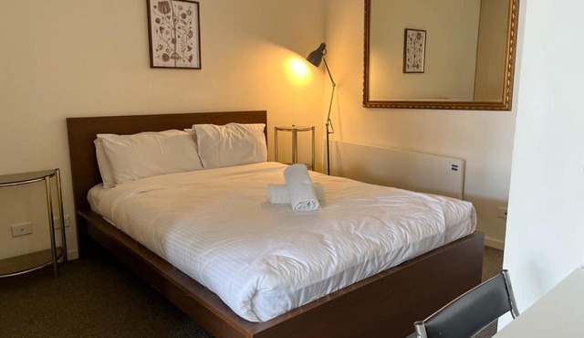 Explore Melbourne from this Chic 1BR in Windsor
