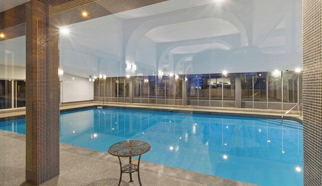 IndoorPool*MountainView*C-train* UC*SAIT*Banff*
