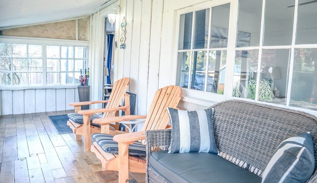 Kye Bay Pet Friendly Steps to Beach - Encl. Porch