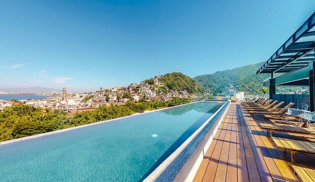Legendary Mexican Architecture in the Heart of Zona Romantica! 1BD Studio for re