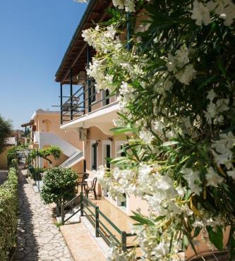 Lora Apartments & Studios with Balcony in Ipsos Corfu