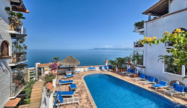 Mid-Century Modern Condo w/Patio & Ocean Views!