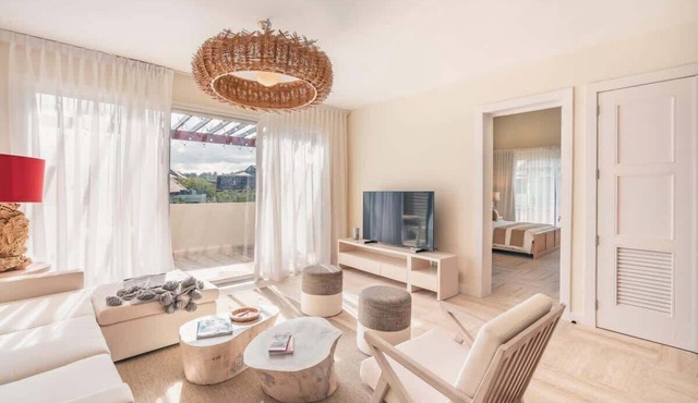 Modern Beachfront Condo w/Balcony & Pool Access