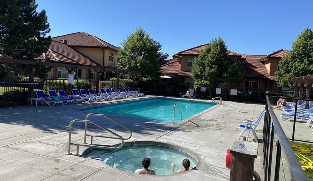 Poolside Townhome Steps from Lake, Pool, and Hot Tub