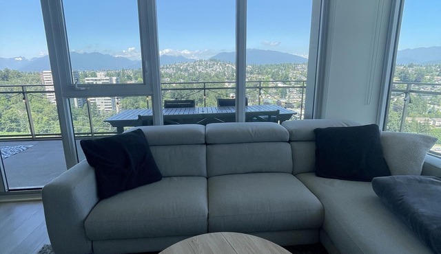 Quality 2Bed/2Bath + Den with Parking