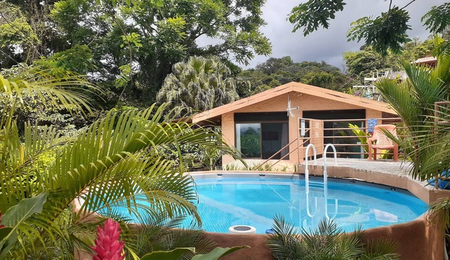 Romantic Hidden Jungle Gem for Two, Spectacular Views, Spa, A/C & Private Pool