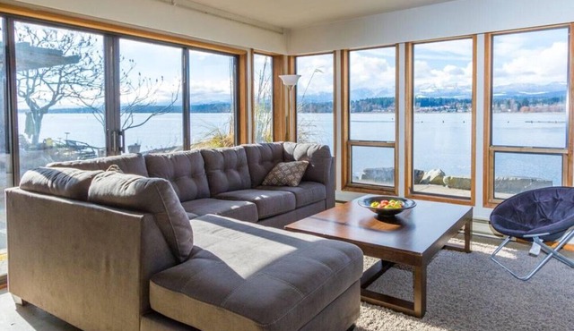 Rustic Waterfront Cottage