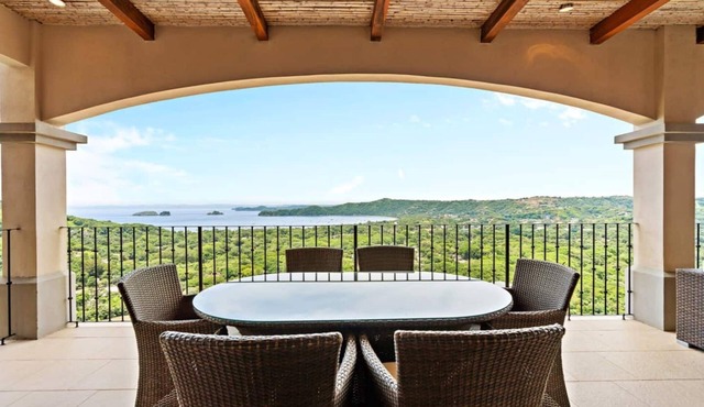 Segovia E301 Oceanview Condo w/pool - sleeps 6 guests