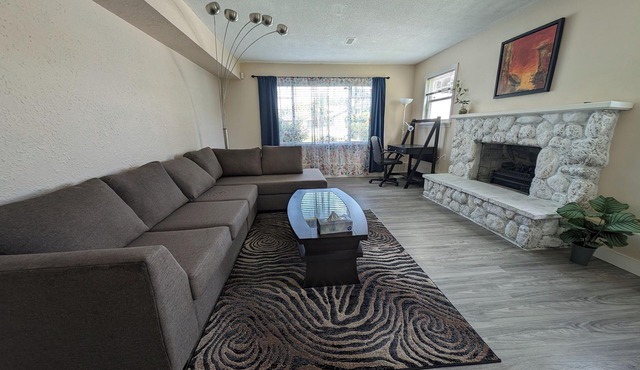 Spacious 2BR Suite with Private Entrance in Sunny Tsawwassen