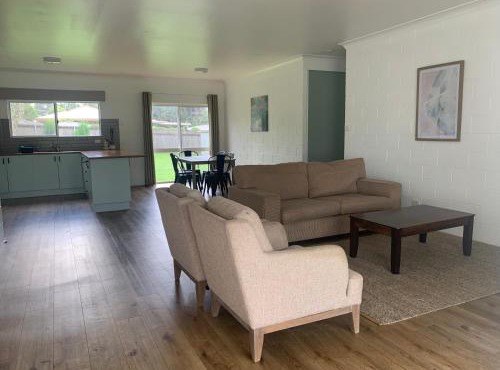 Spacious, Modern & Central