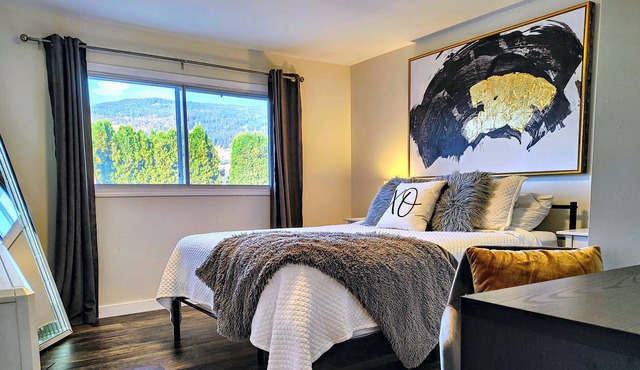 Spacious Mountain View Modern Guest Suite
