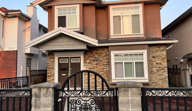 Spacious upper-level unit located on Main St.