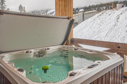 Stonegate Resort Unit B204