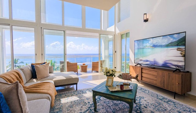 Stunning Beach Front 5BD Penthouse, Spectacular Sea Views