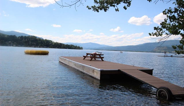 The Studio Is A Modern Comfy Studio Style Cabin Great For Couple Get Away.