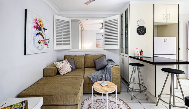 Tiny Comfy Flat with Bikes in Coolum Beach
