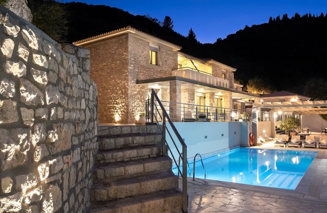1-bed apartment in resort with Swimming Pool and Sea View. Breakfast included.