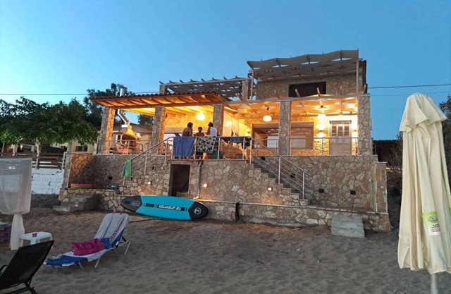 Maritinas Stone The Beach 