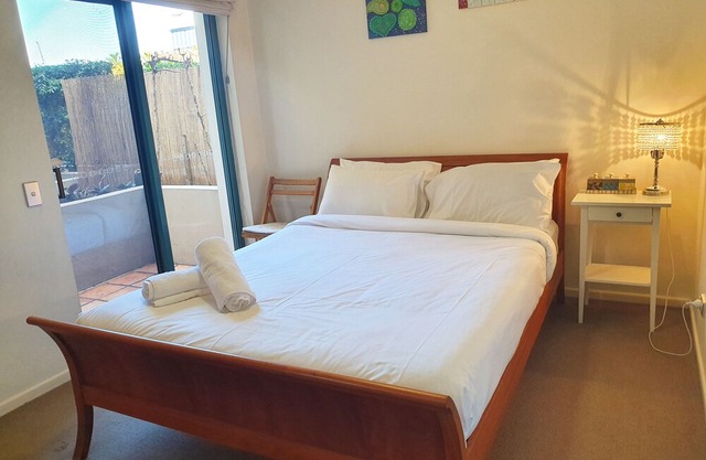 2BR Lovely River Retreat ⛵️Pool💦Wine🍷Gym💪Netflx
