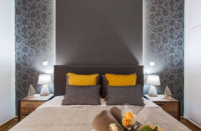 3 bedrooms quiet safe apartment walk to Acropolis