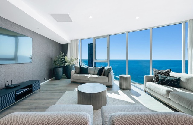 5-Star Panoramic Oceanview Sub-Penthouse