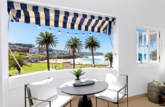 Bronte Beach 