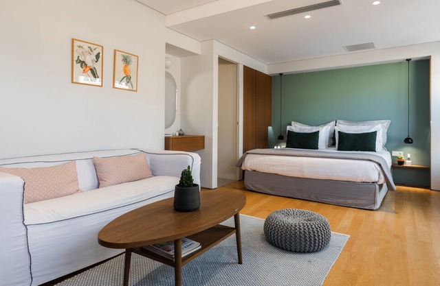 Acropolis Suite II By Urban Stripes