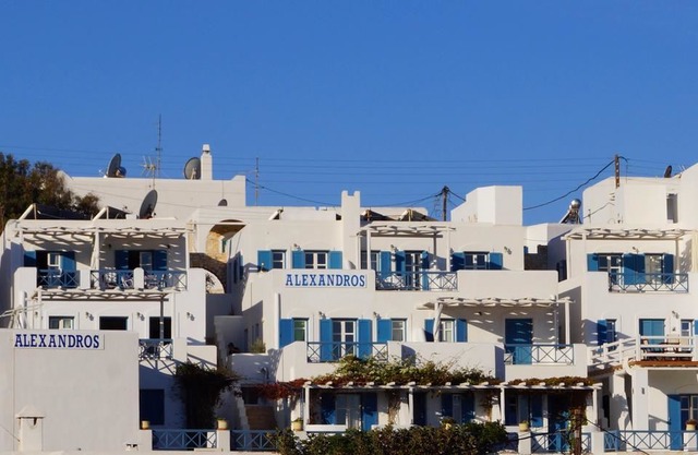 Alexandros Apartments