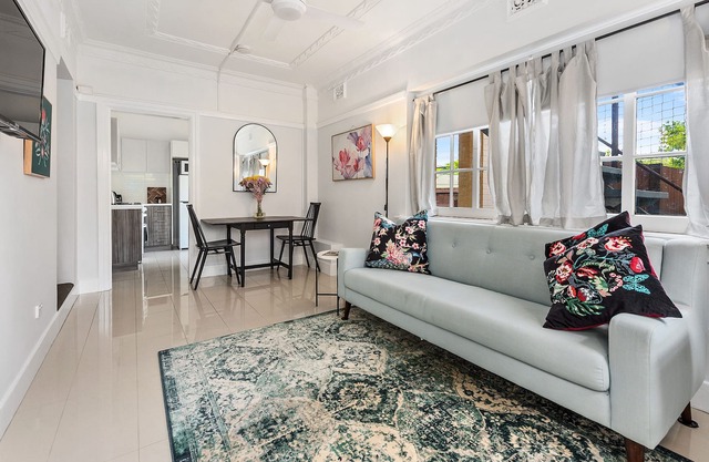 Art Deco 1 Bedroom Apartment in New Farm