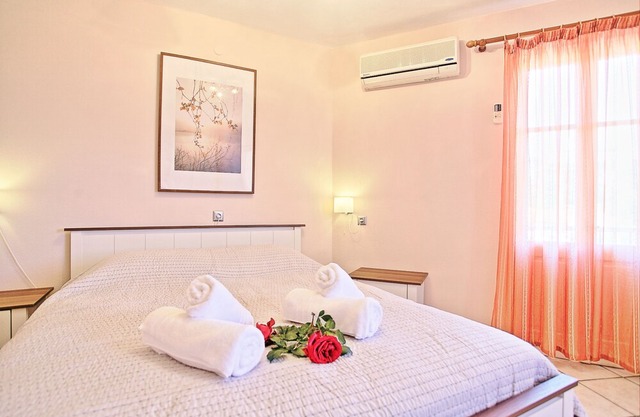 Avgi Apartment Dio: Renovated Paxos apartment inside Gaios, panoramic sea views