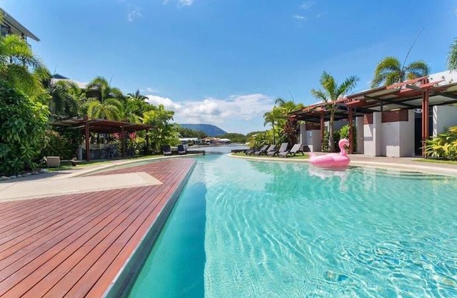 Blue Lagoon Lakeside Studio