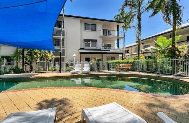 Cairns Reef Apartments & Motel