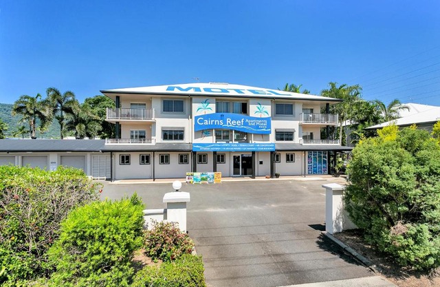 Cairns Reef Motel 